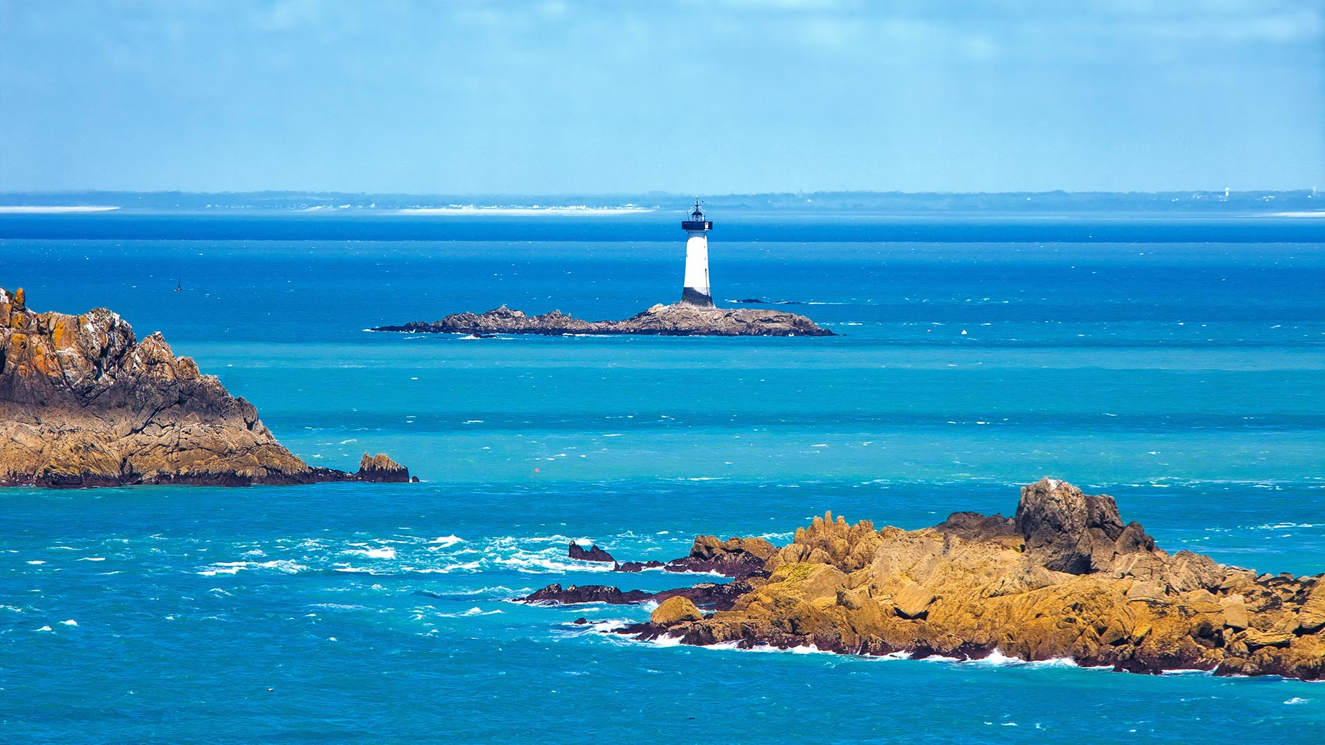 iStock-452491789H La Côte d’Émeraude (Bretagne, France)
