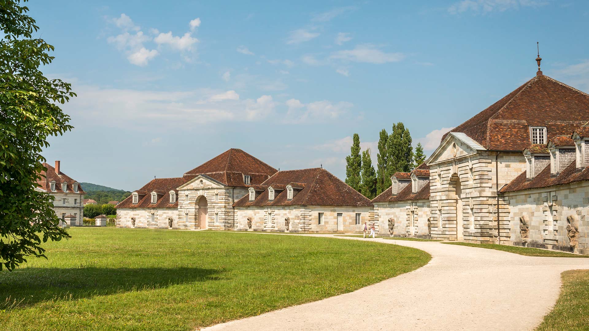 iStock-547145788H La Saline royale d’Arc-et-Senans (Bourgogne-Franche-Comté, France)
