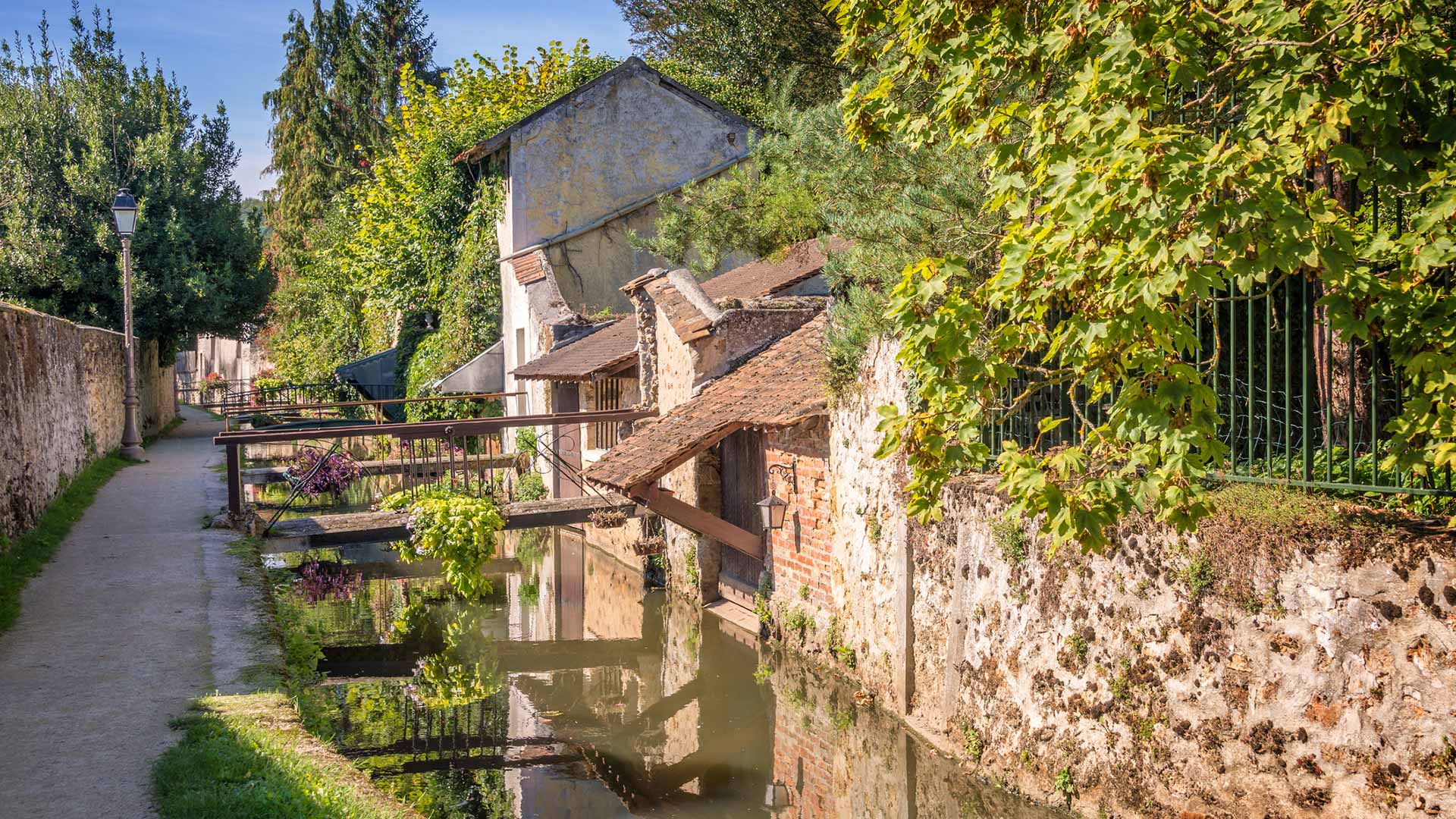 La promenade des petits ponts à Chevreuse (Île-de-France)