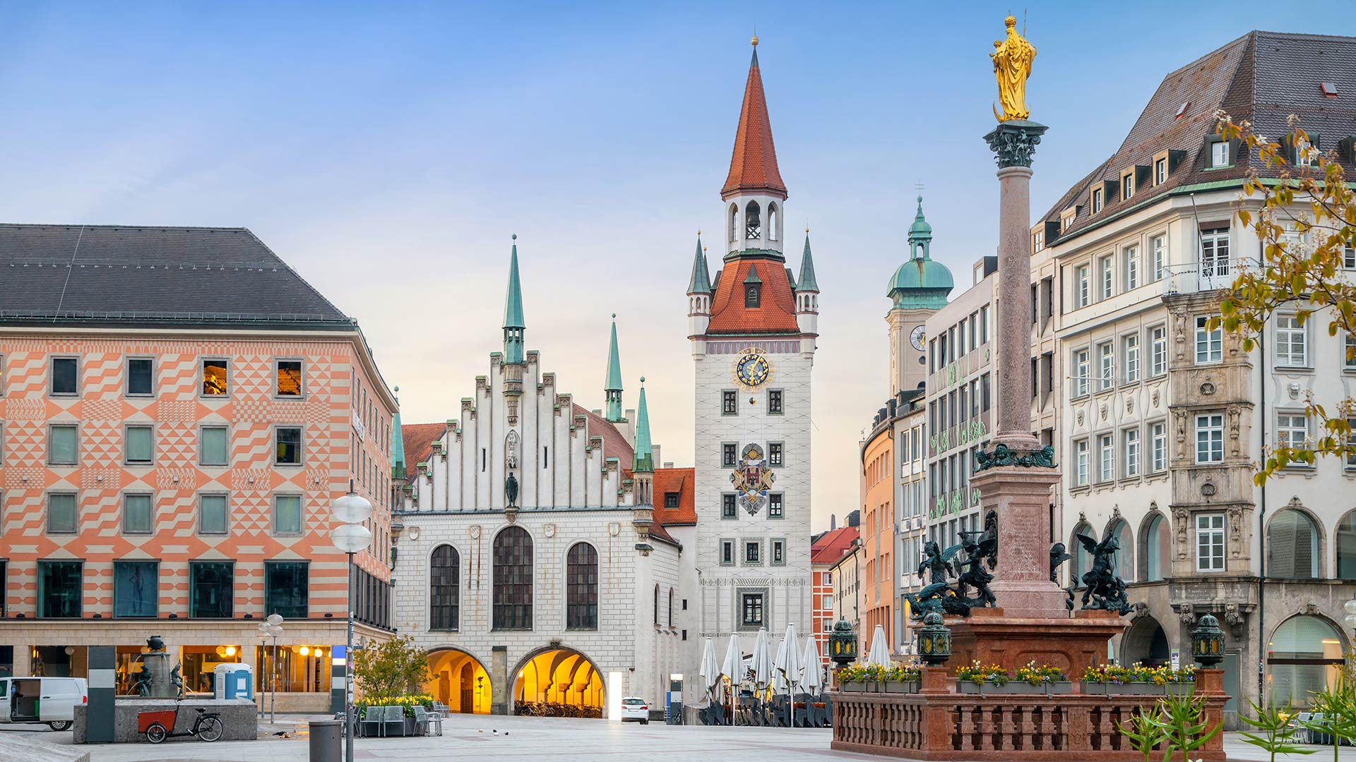 Ancien hôtel de ville (Altes Rathaus) sur Marienplatz (Munich, Allemagne)