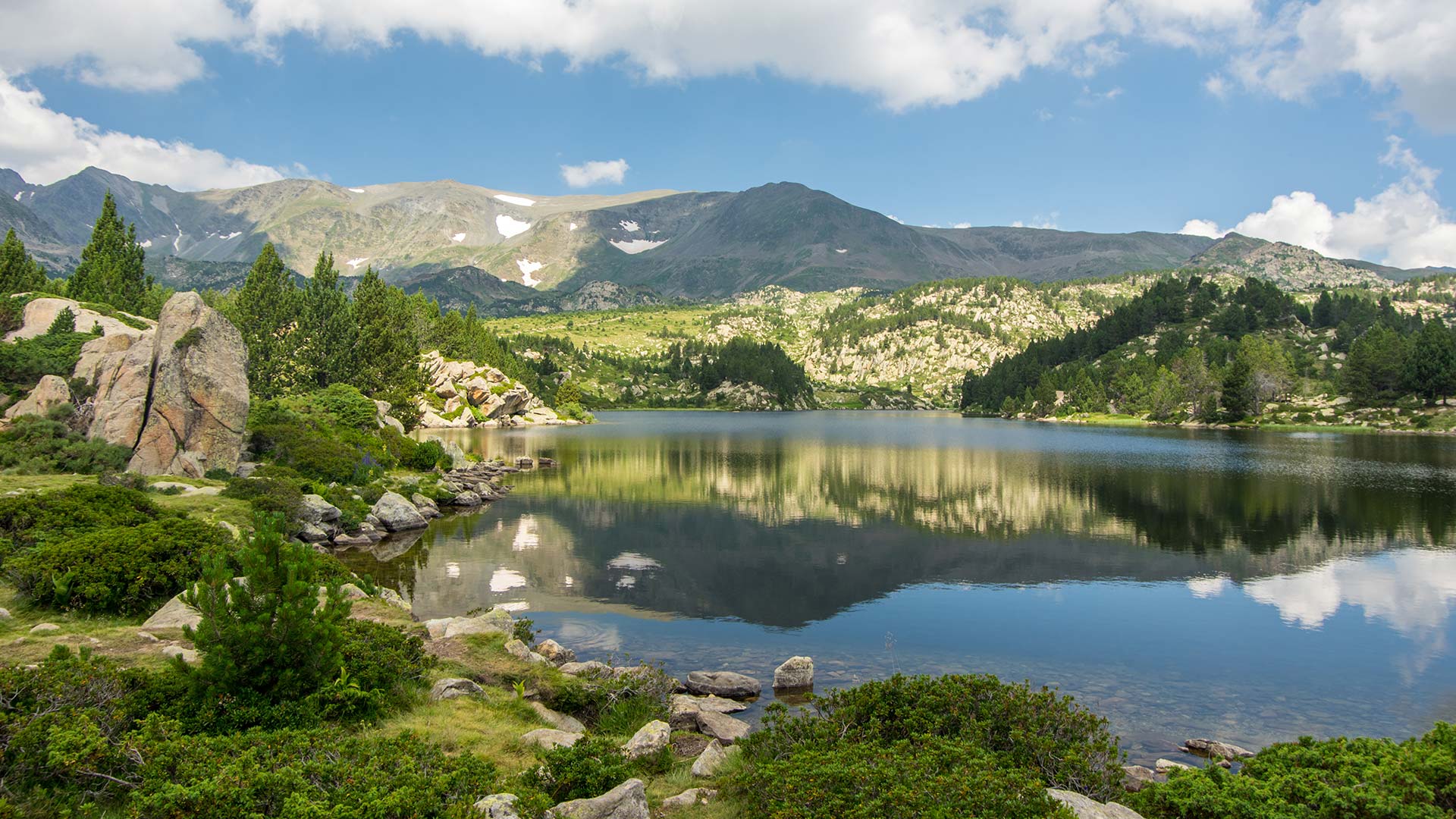 Le lac des Bouillouses, près de Font-Romeu (Occitanie, France)