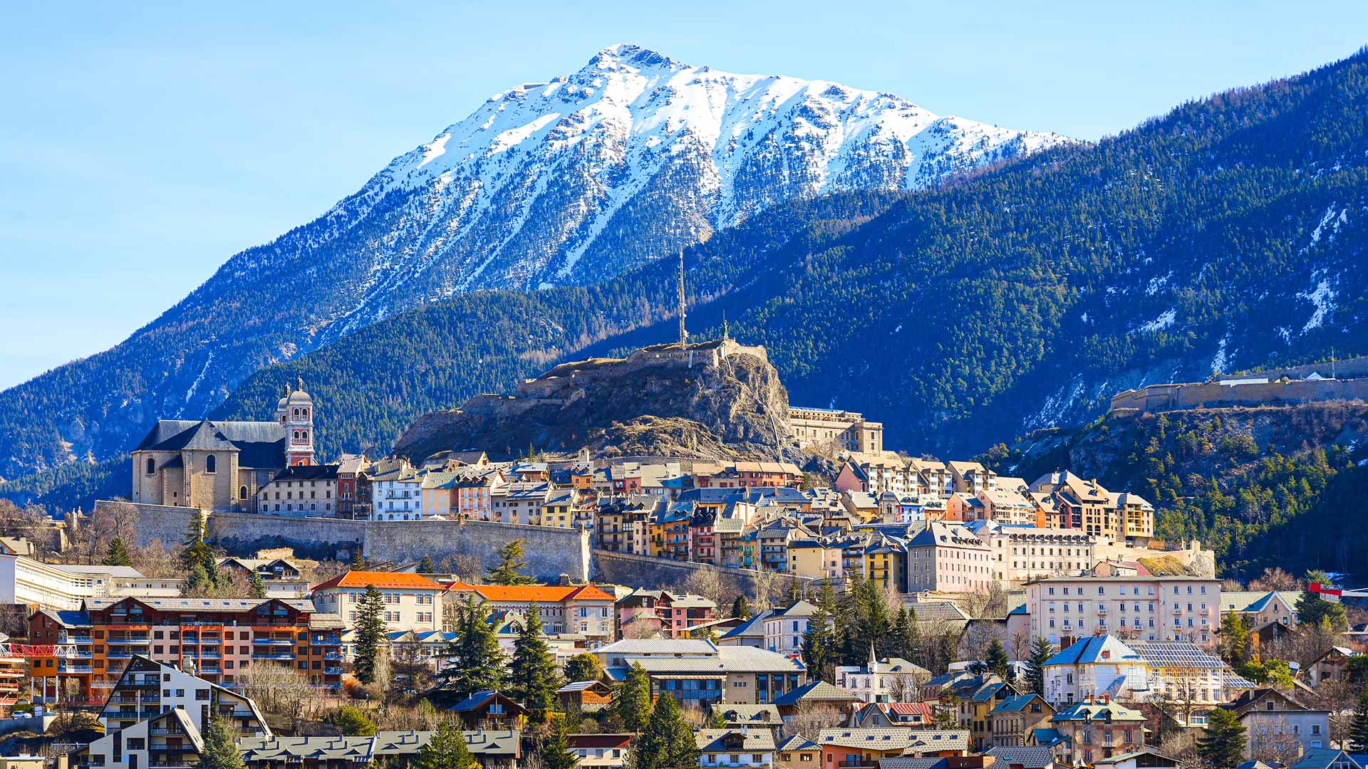 Vue sur la ville de Briançon (Provence-Alpes-Côte d'Azur, France)