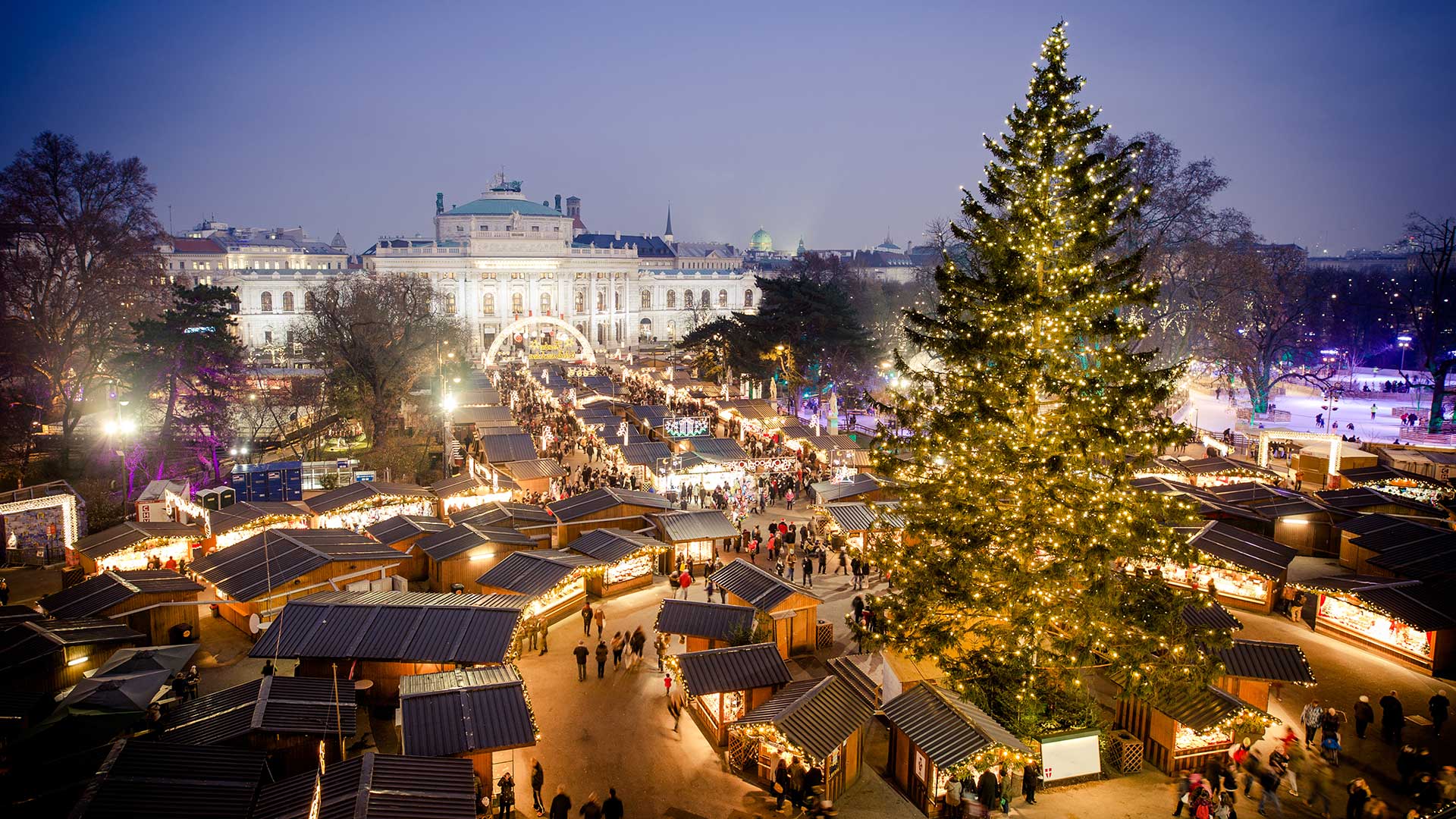 Vue aérienne du marché de Noël traditionnel de Vienne (Autriche)