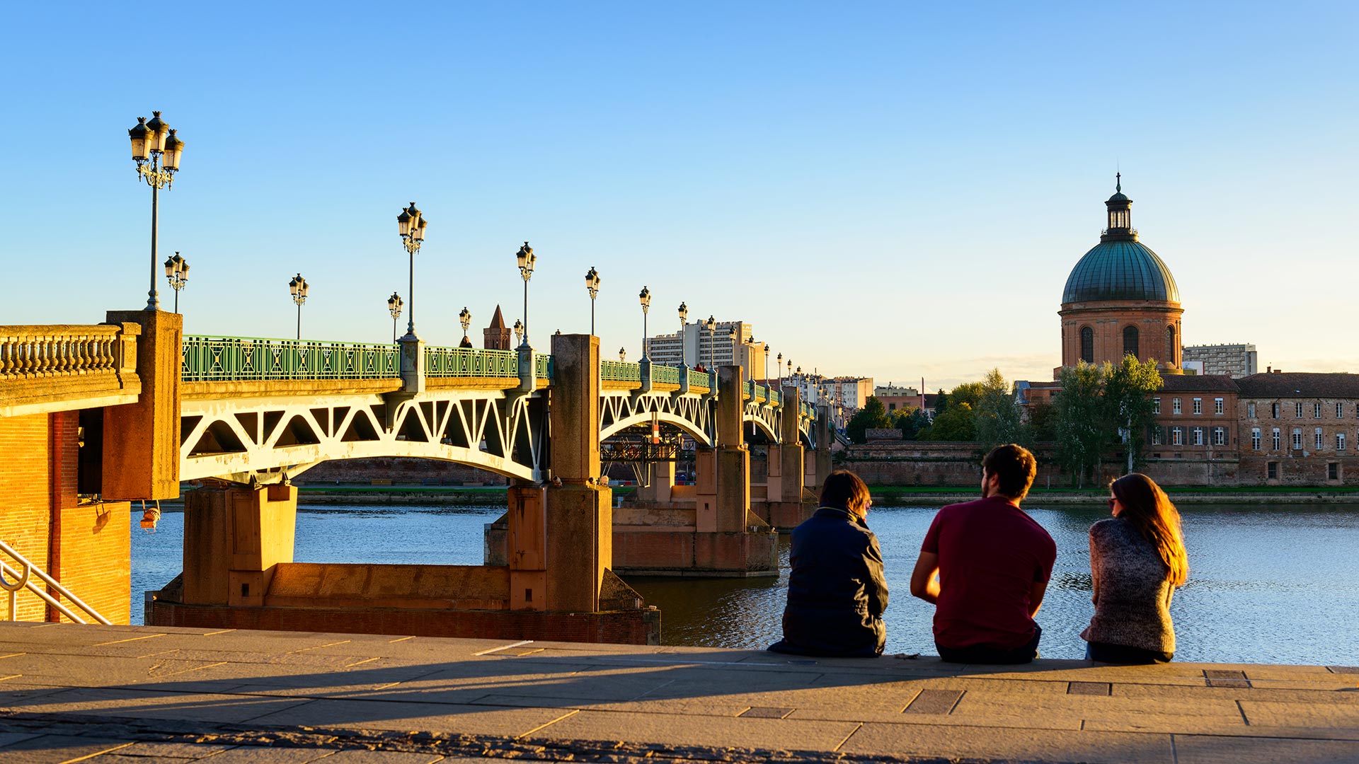 iStock-915594954H Le pont Saint-Pierre à Toulouse (Occitanie, France)