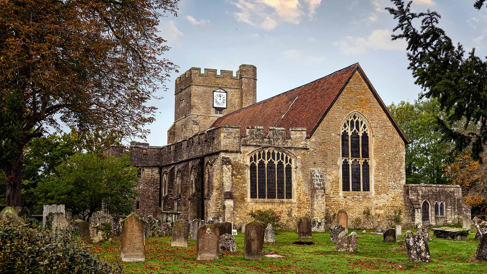 GettyImages-1293482410H L’église St Peter and St Paul dans le village d'Headcorn (South East, Royaume-Uni)