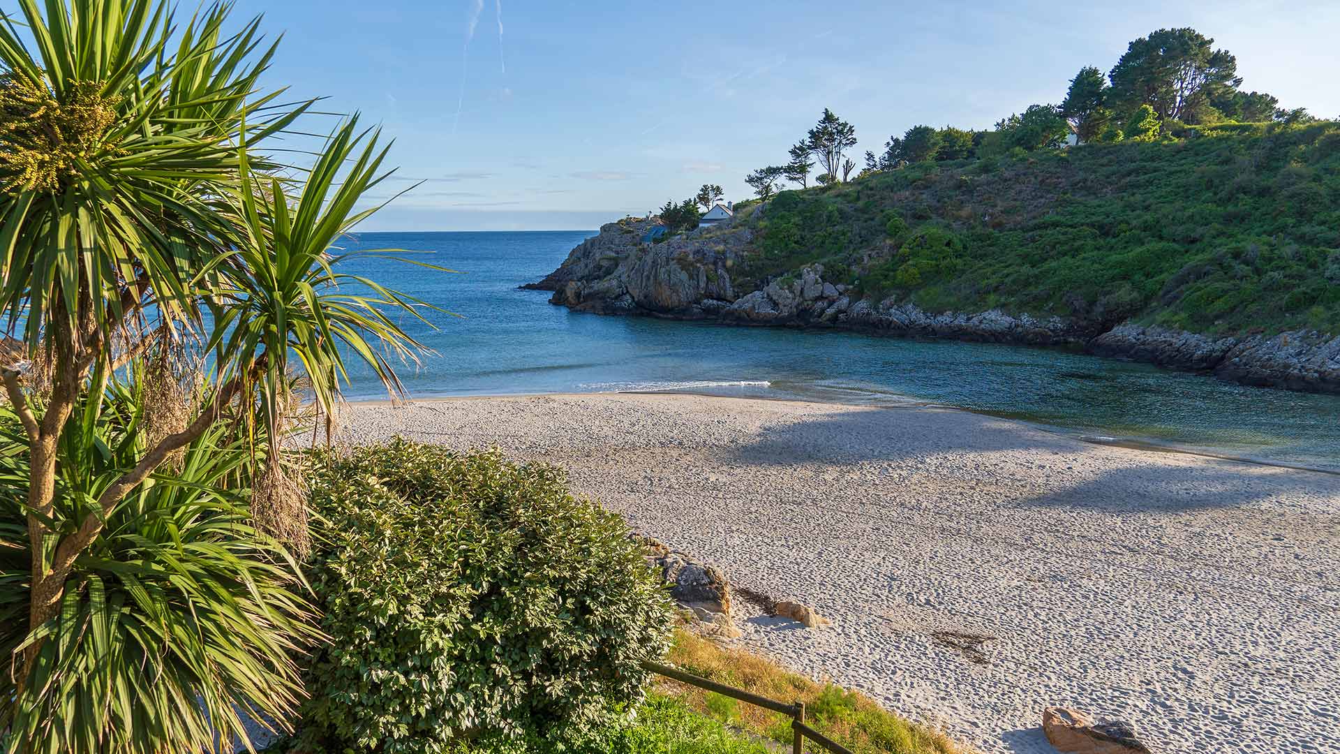 GettyImages-2160505352H L'anse de Rospico à Névez, dans le sud du Finistère (Bretagne, France)
