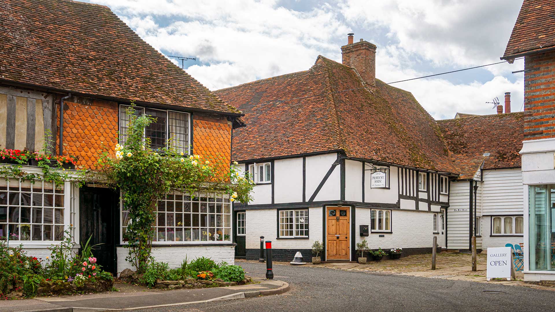 iStock-1283667561H Cottages typiques dans le village de Smarden (South East, Royaume-Uni)