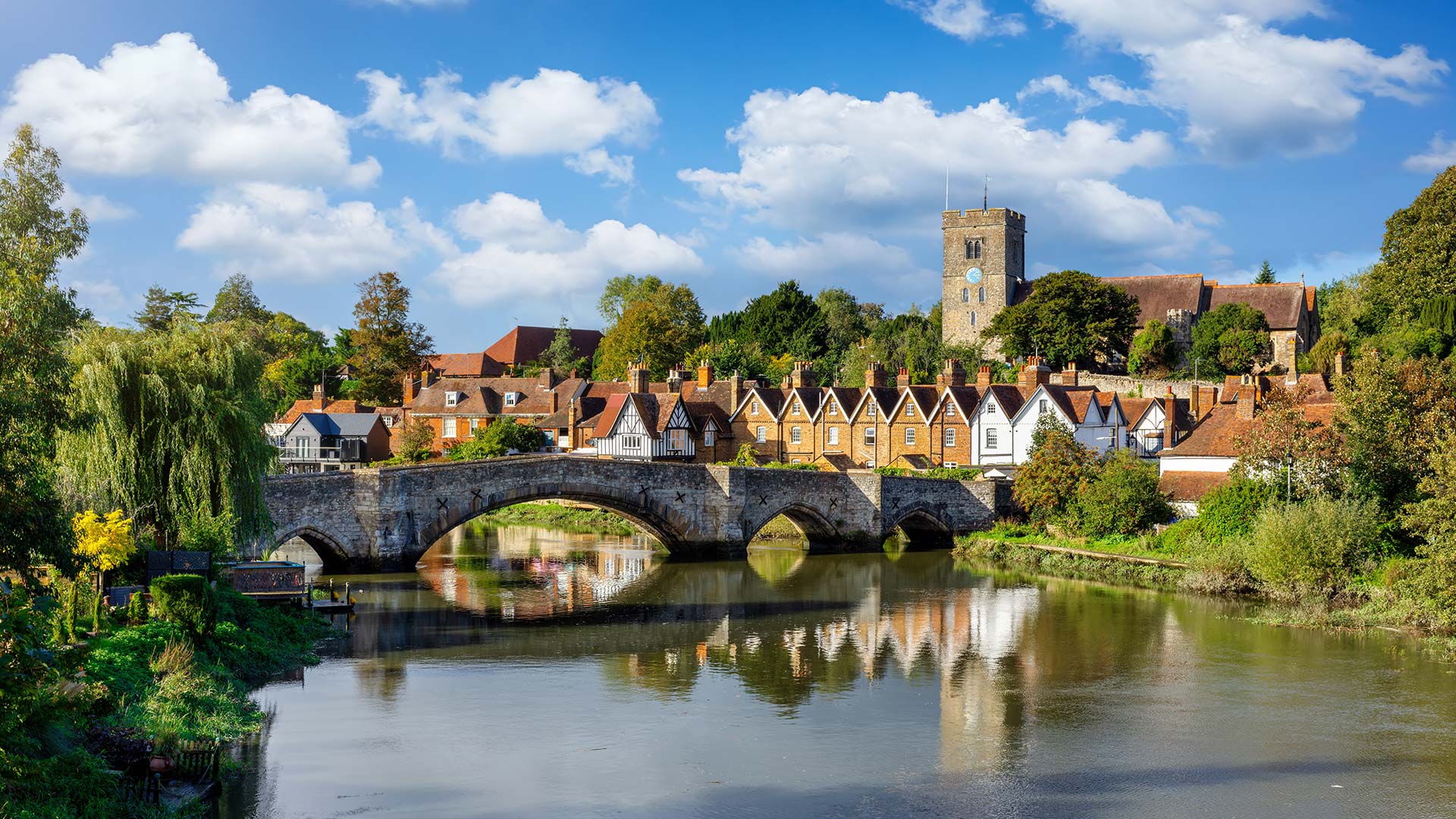 iStock-1738686239H Le village d’Aylesford et son pont médiéval (South East, Royaume-Uni)