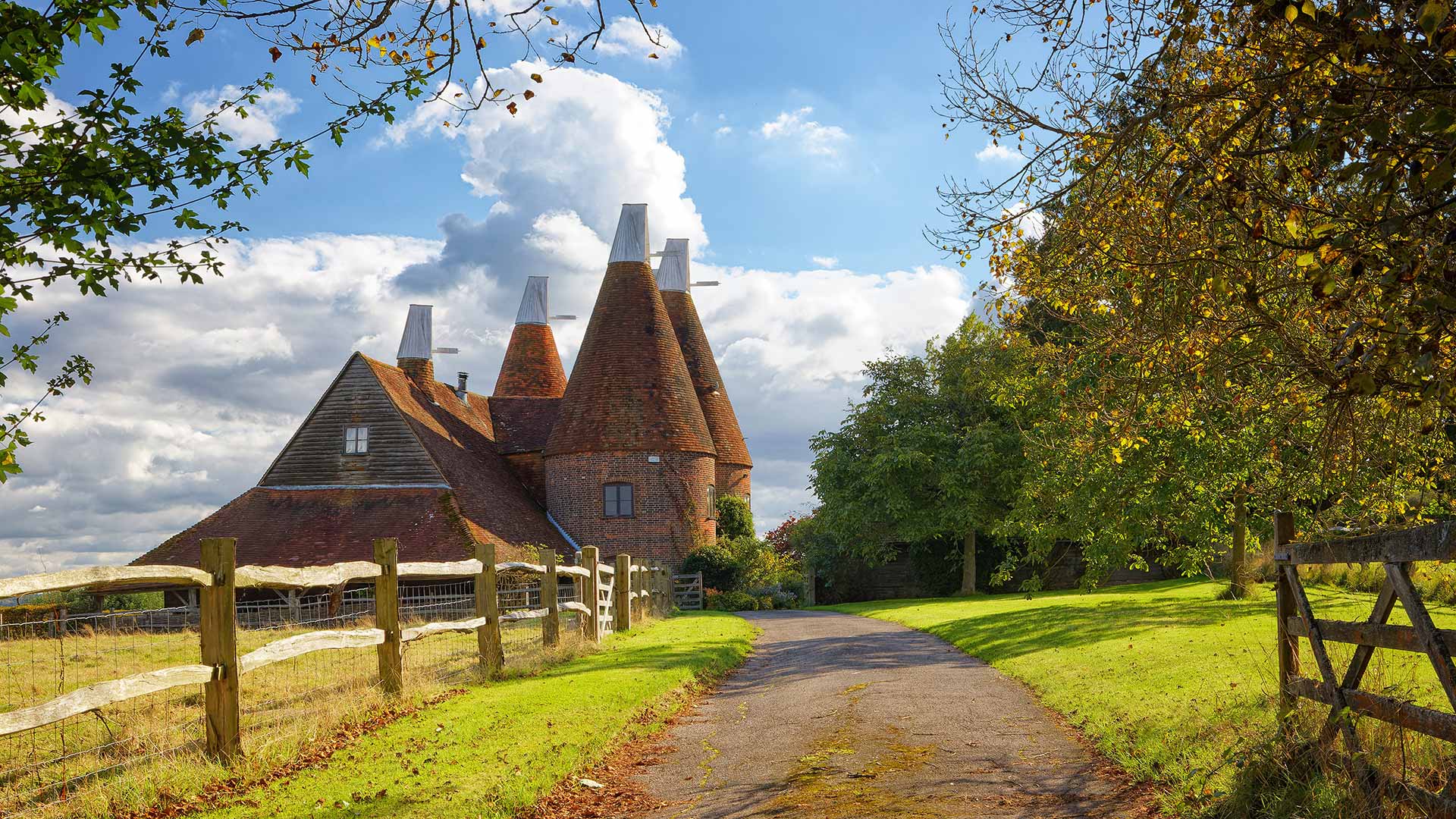 Oast houses à Chiddingstone dans le Kent (South East, Royaume-Uni)